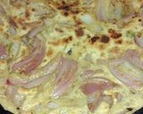 A picture of step 3 of Onion Parantha.