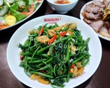 Hình bước làm 4 của món Ngọn Su Su Xào Tóp Mỡ