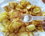 A picture of step 6 of Spicy homemade crisps.