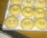 Foto langkah ke 6 dari resep Donat Empuk Tanpa Kentang.