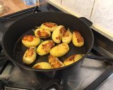 Une image de l'étape 5 de Pommes de terre « farcies » laurier aux herbes aromatiques et ail en chemise.