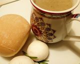 A picture of step 4 of Bread and mushroom sauce.