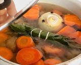 Hình bước làm 4 của món Món Pháp Blanquette De Veau - Thịt Bê Hầm Cà Rốt Nấm Phủ Sốt Bơ Trứng