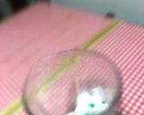A picture of step 1 of Green ice cream shake.