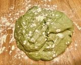 Hình bước làm 3 của món Tarte Flambée (Flammekueche) Tảo Spirulina - Bánh Tart Mặn Vùng Alsace