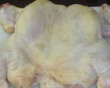 Foto del paso 1 de la receta: Pollo entero relleno