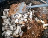 A picture of step 2 of Mushroom paneer masala.
