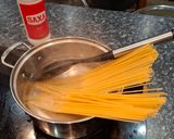 Foto langkah ke 2 dari resep Spaghetti Carbonara yg sebenernya (Bukan pakai susu ❌atau cream ❌, tapi telur ✅).