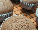Foto langkah ke 4 dari resep Cupcake Coklat Krim Mocca.