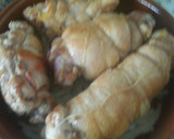 Foto del paso 11 de la receta: Muslos de pollo relleno en salsa de cebolla
