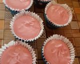 Foto langkah ke 5 dari resep Bolu Kukus Mekar Kreasi Merah Putih.