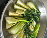 Foto del paso 2 de la receta: Pak choi salteadas con salsa de ostras