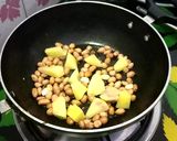 A picture of step 3 of Sabudana khichdi.