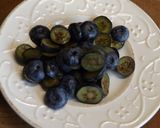 Foto del paso 1 de la receta Rollitos de salmón con arándanos