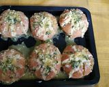 Foto langkah ke 4 dari resep Korean Garlic Roti Burger.
