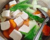 Foto langkah ke 4 dari resep Sup Tahu Wortel Pakcoy.