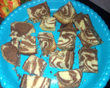A picture of step 5 of Zebra cake.