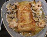 Foto del paso 7 de la receta Lomos de merluza en hojaldre con gulas almejas y gambones