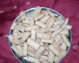 नमक पारे (namak pare recipe in Hindi) रेसिपी चरण 5 फोटो