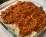 A picture of step 2 of Easy Baked Nachos with Ground Beef and Cheese.