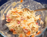 Foto del paso 7 de la receta: Timbal de salmón sobre lechuga baby