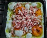 Foto del paso 2 de la receta: HUEVOS CUADRADOS, Rellenos de Pimentón🌶️Verde y Tocineta🥓...!