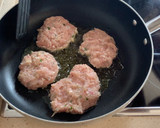 Foto del paso 6 de la receta: Hamburguesas de pollo al Jerez