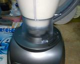 A picture of step 2 of Date Banana Shake.