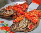 Foto langkah ke 3 dari resep Ikan penyet sambel sangar.