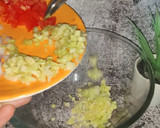 हेल्दी स्प्राऊट अँड व्हेजी टाकोज (Healthy Sprouts And Veggie Tacos Recipe In Marathi) रेसिपी स्टेप 2 फोटो 