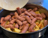 Foto del paso 4 de la receta: Guiso de salchichas con patatas