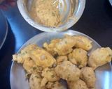 A picture of step 5 of Sindhi style gram flour Pakode or bhajiya.