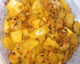 A picture of step 5 of Kairy ka jhat pat achar.