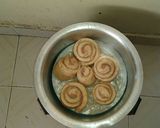A picture of step 8 of Cinnamon rolls no oven.