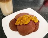 Foto del paso 3 de la receta: Pancakes de chocolate con mermelada de mango y chía