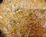 சீஸி டோமடோ மேகி ரெசிபி ஸ்டேப் 9 புகைப்படம்