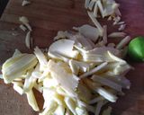Une image de l'étape 2 de Tarte briochee pomme fruits séchés.