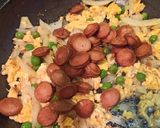 Foto langkah ke 3 dari resep Yomasak Cepat | Tumis sosis sehat dikit.