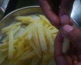 क्रिस्पी फ्रेंच फ्राइज (Crispy french fries recipe in Hindi) रेसिपी चरण 3 फोटो