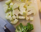 Foto del paso 1 de la receta: Atún con calabacín y patatas