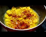 A picture of step 3 of Poi chingudi curry (Prawns cooked with basella and vegetables).