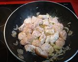 Foto del paso 2 de la receta: Pollo al curry con cacahuetes y leche de coco