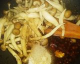 Foto langkah ke 5 dari resep Pokcoy Saus Jamur.