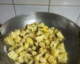 A picture of step 11 of Aloo Capsicum.