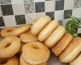 Foto langkah ke 4 dari resep Donat gula halus pelangi.