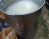 A picture of step 1 of Apple milk shake.