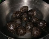 ড্রাইফ্রুটস চকো বোম্ব(dry fruits choco bomb recipe in Bengali) রেসিপির ধাপ 5 ছবি