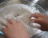 A picture of step 3 of Cheap if You Make Them Yourself! Ichigo Daifuku (Strawberry Mochi Dumplings).