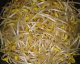 A picture of step 9 of Easy, Budget-Saving Mixed Rice with Bean Sprouts.