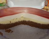 A picture of step 8 of Summer pudding mousse cake.